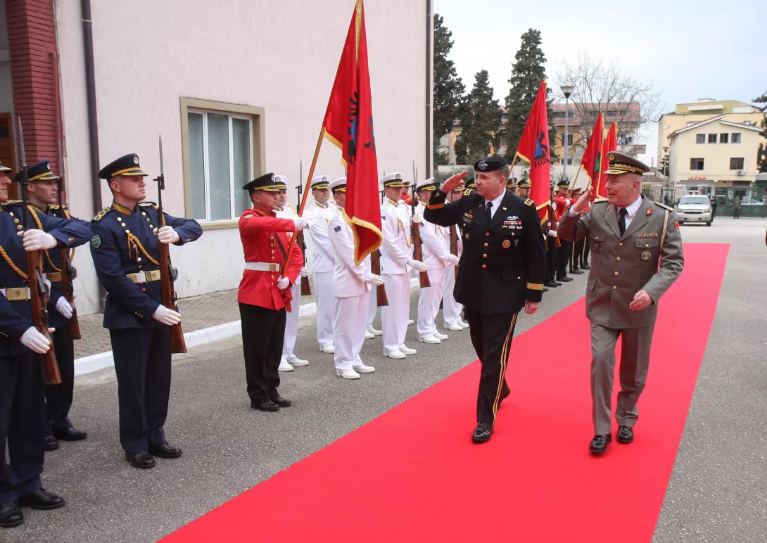 Shqipëria në NATO/Kreu i Forcës Tokësore amerikane në Europë njofton stërvitje të përbashkët dhe flet për “parandalimin e agresionit rus në Veri”