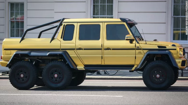 Sauditët me flotë makinash të lara me ar në Londër