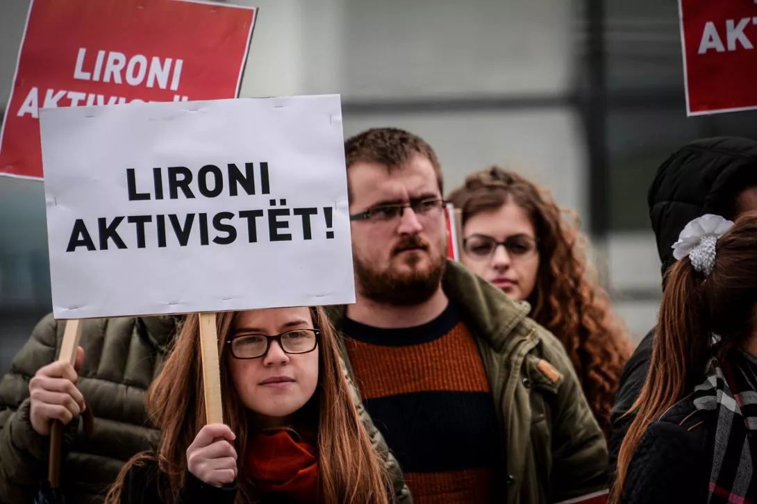 Arrestohet aktivisti i Vetëvendosjes. Reagimi: “Arsye, vetëm sepse është shtetas i Shqipërisë”