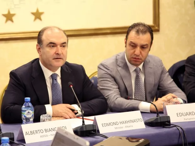 Pas dështimit me rrugën Durrës-Kukës dhe targat me çip, ministri i Transporteve del me një ide të re: “Konçesion ujësjellës – kanalizimet”