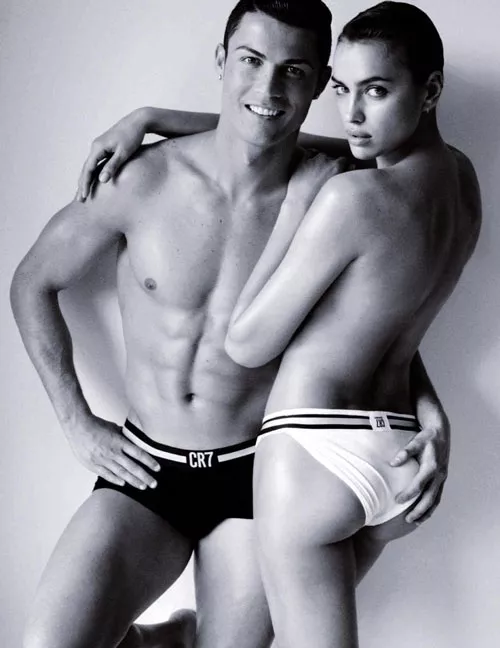 "Prapësitë" e CR 7, modelja në shtrat, Irina në komodinë