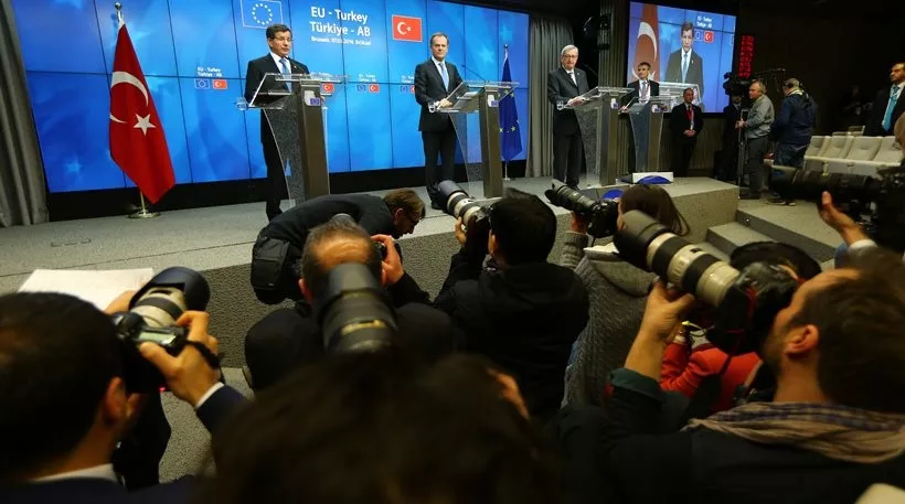 Ngec pazari i BE-së me Turqinë për emigrantët, s'ka hapje të kufirit me Shqipërinë