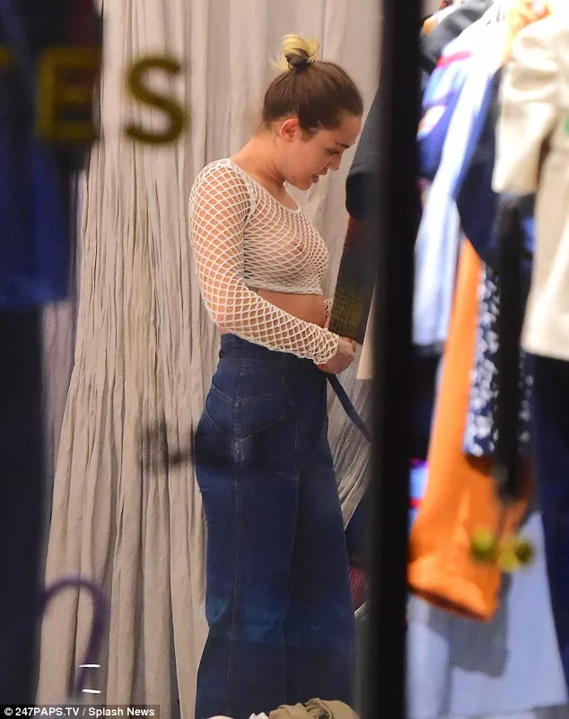 Ja si ka shkuar per shoping Miley Cyrus