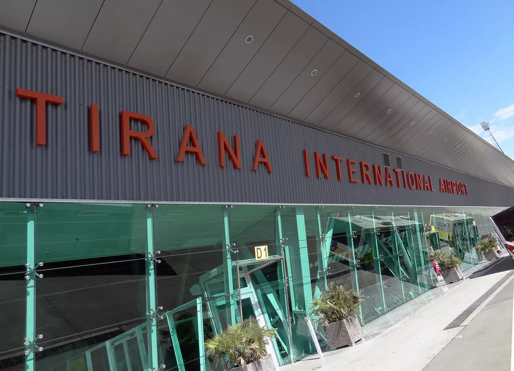 Hiqet ekskluziviteti i fluturimeve nga Rinasi. Ministri i Transporteve paralajmëron konçesion për aeroportin e Kukësit