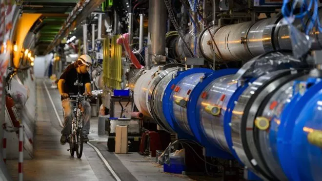 Një nuselale shkakton fikjen e Përshpejtuesit të Madh të Grimcave në Cern të Zvicrës