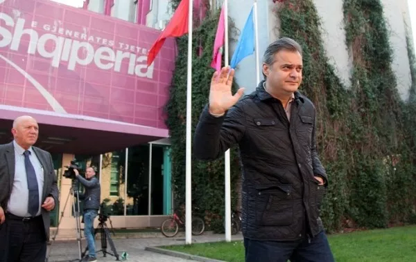 “Rilindja, monument mediokriteti që po e shkatërron Shqipërinë”