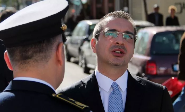 Përgjigjia e Tahirit për pajisjen e përgjimit. Opozita aktivizon Nishanin në akuzat kundër ministrit