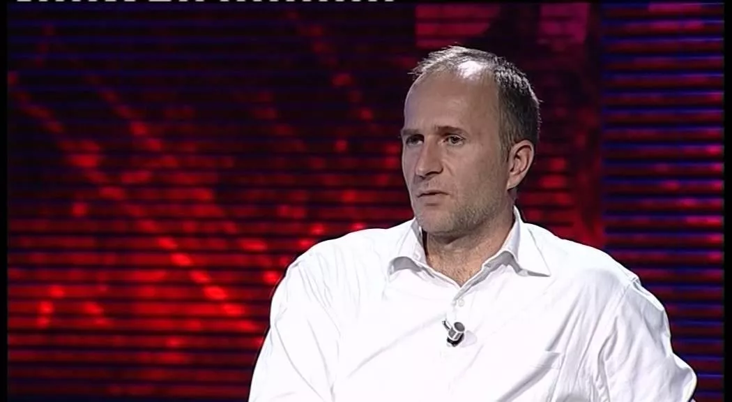 Intervista/Bojaxhi: Shteti paçavure drejtohet nga mediat