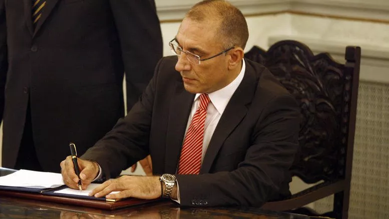 Nismë e deputetit të Grekëve të Pavarur për të kërkuar reparacione lufte nga Shqipëria