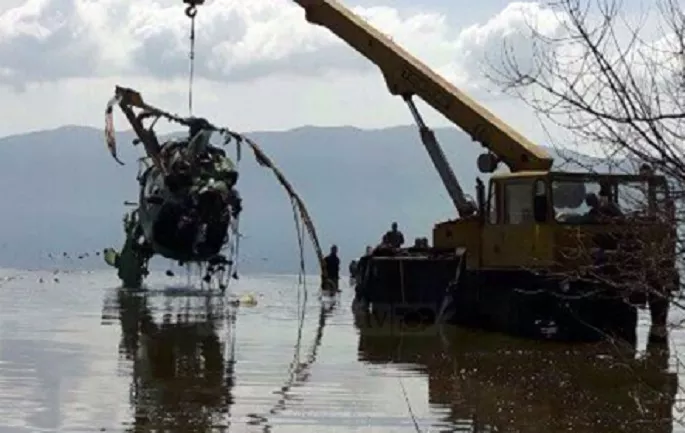 Ministria e Mbrojtjes: Pilotët ishin të trajnuar. Amendimi i kontratës nuk prekte trajnimin
