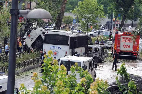 Masakër në qendër të Stambollit, 11 të vrarë nga shpërthimi pranë një stacioni autobusi (Foto)
