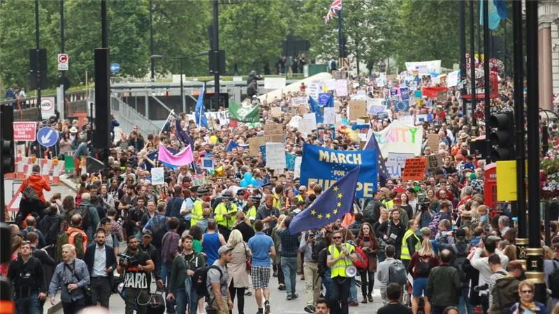 Ndodhi në 2016-ën/Britanikë që protestojnë për Europën