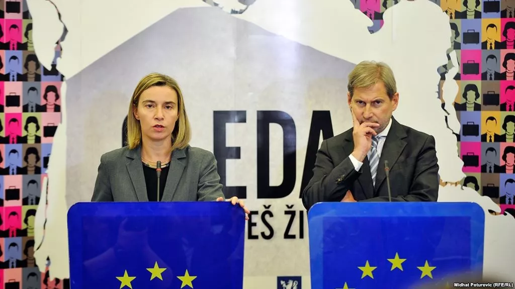 Hahn e Mogherini kërkojnë të nisë menjëherë zbatimi i reformës, BE nuk nxitohet për hapjen e negociatave