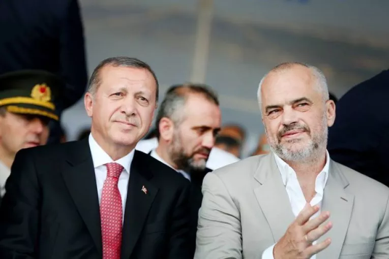 Fijet e Gylenit në Shqipëri. Letër zyrtare nga Turqia në Shqipëri. Gazetarë dhe ministra në listë pagesa