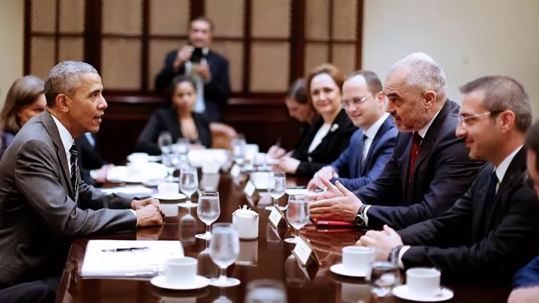 Çudia shqiptare e punësimit: Rama +17%, Obama +6%