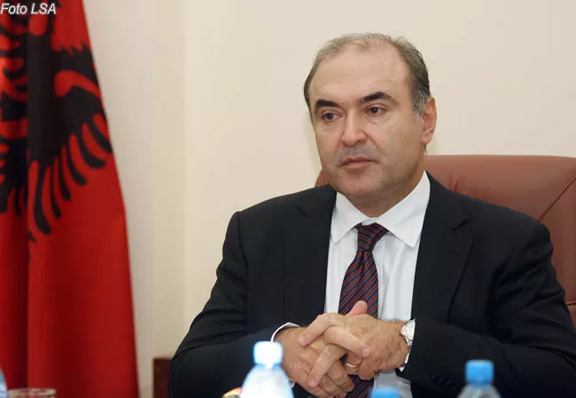 Dhurata e Haxhinastos: Kontrollet teknike për automjetet e transportit ushqimor, do bëhen nga një kompani. Përndryshe gjobë...