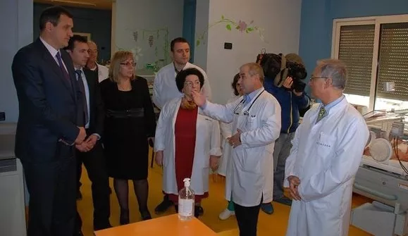 Urdhri i Mjekut kundër arrestimit të dy gjinekologëve. E njëjta përmbajtje me deklaratën e Ministrisë së Shëndetësisë