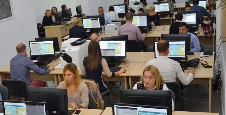 Nis dixhitalizimi i pasurisë së shqiptarëve. LSI angazhon 250 specialistë,  Manjani premton kartela të freskëta të pronësisë