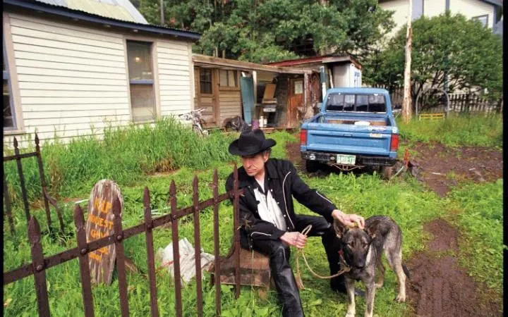 Bob Dylan flet për herë të parë pas fitimit të çmimit Nobel dhe deklaron pjesëmarrjen në ceremoninë e Stokholmit