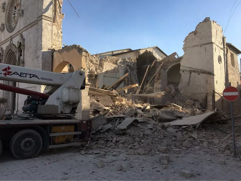 Tjetër tërmet godet Italinë, dhjetëra të plagosur (foto, video)