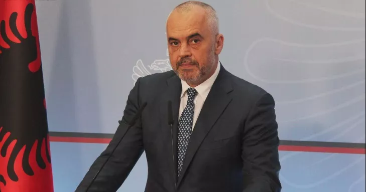 Qeveria del hapur, i bën presion Gjykatës Kushtetuese për Vetting-un