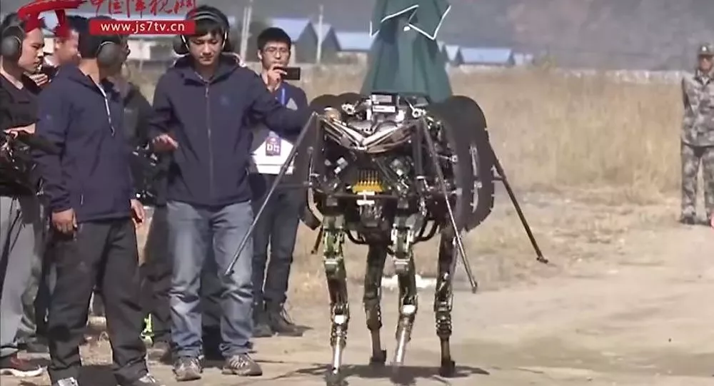 Kina prezanton robotin biomorfik për qëllime luftarake