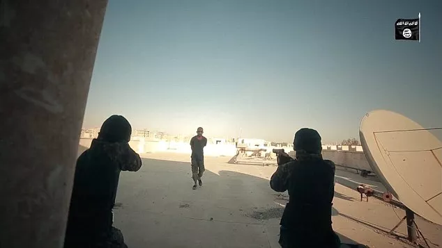 Propaganda e ISIS me fëmijët e luftës, tjetër video brutale