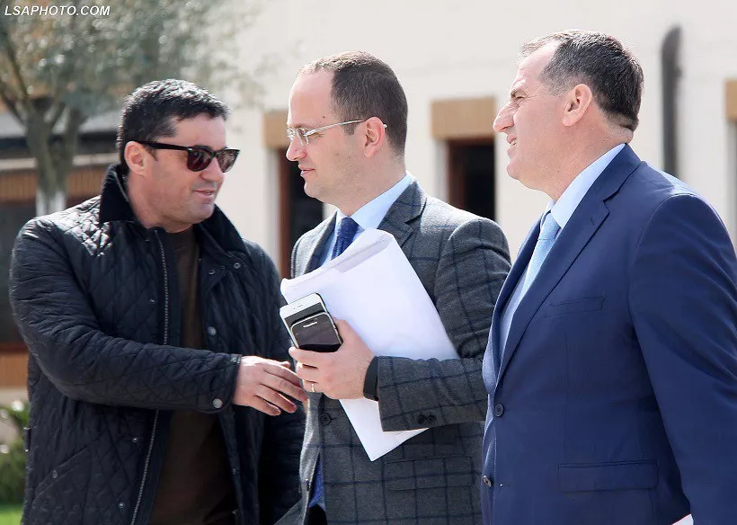 Pirua i Parlamentit shqiptar