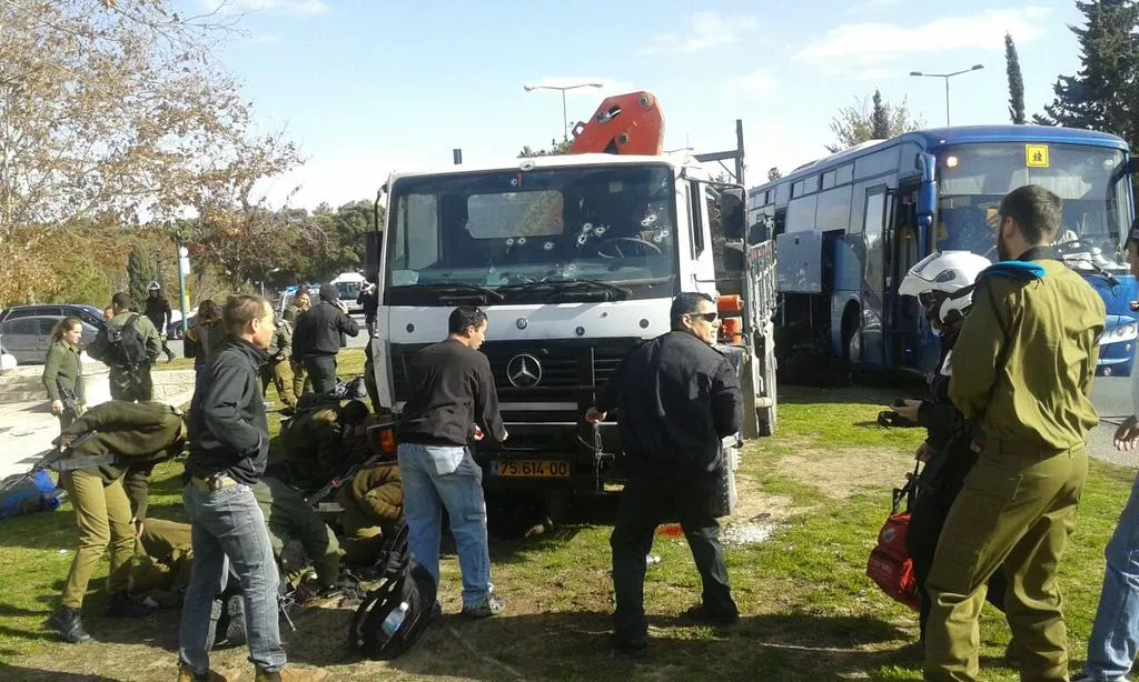 ISIS godet edhe në Jeruzalem, kamioni shtyp turmën e ushtarëve (Video)
