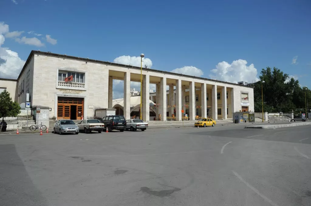 Mjaft më me tallje ndaj Albanologjisë!