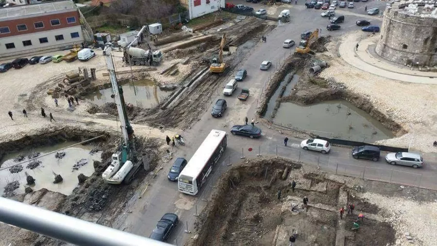 Siç tha Kryeministri: Dako përpara, por edhe me beton mbi rrënojat arkeologjike