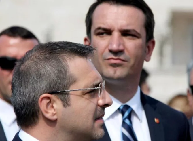 Reforma në shërbimet publike? Preferohet më mirë “gjobitja e qytetarëve”, tenderi, apo biznesi me privatët
