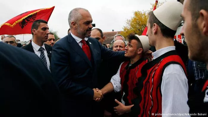 Reagimi i parë jozyrtar nga Tirana për qëndrimin e Presidentit maqedonas