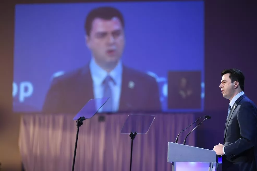 Çadra merr goditje nga PPE: PD në zgjedhje dhe në parlament