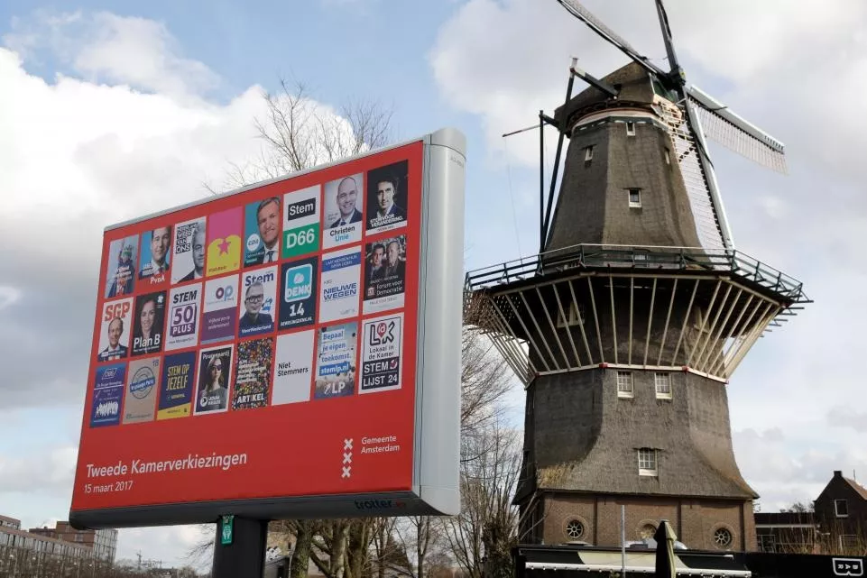 Hollanda braktis votimin dhe numërimin elektronik