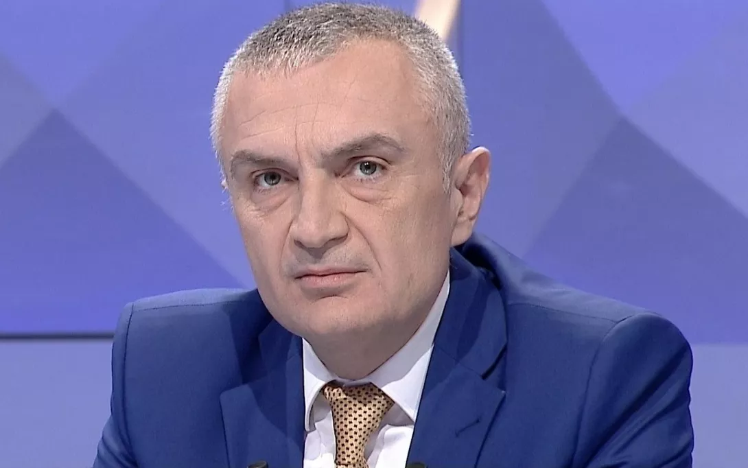 Ti vetë, di gjë se ku e ke llafin?  