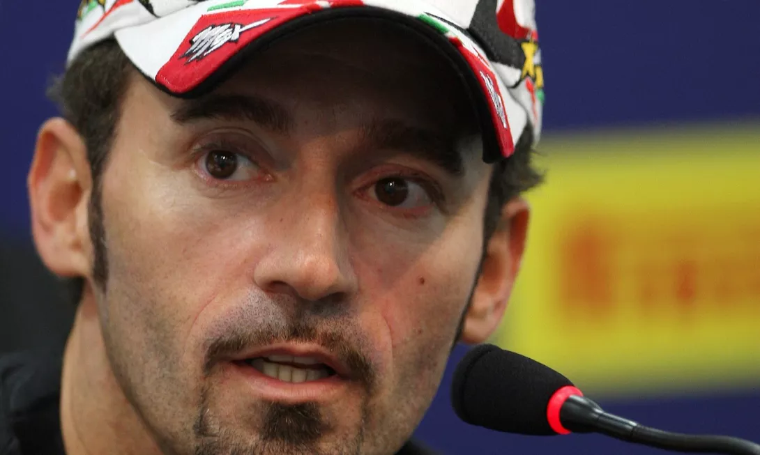 Max Biaggi, ish-kampioni i Moto GP, pëson aksident