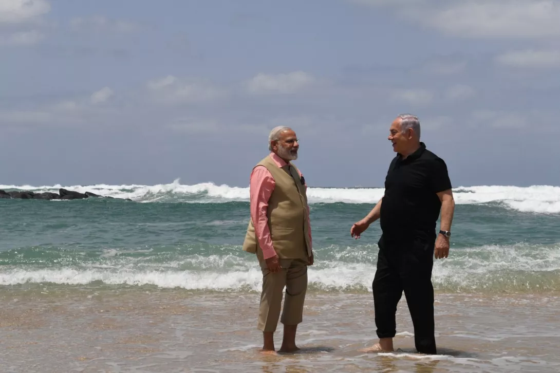 Kryeministri indian Narendra Modi dhe ai izraelit Netanyahu, freskohen në ujërat e Mesdheut