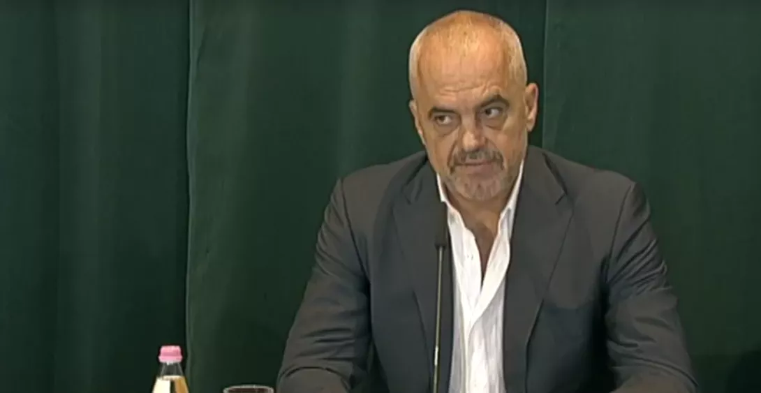 Më në fund një fjalë politike dhe jo hartim