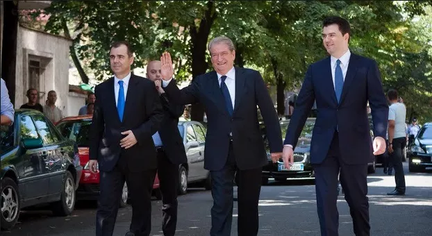 Legalizohet gara e porositur Basha-Selami