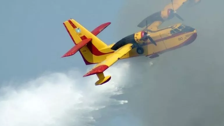 Zjarri në Muzinë, dy avionët grekë ndihmuan edhe në Follorinë