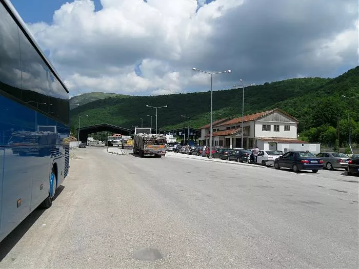 Shqiptarëve u leverdis të sigurohen jashtë për kartonin jeshil