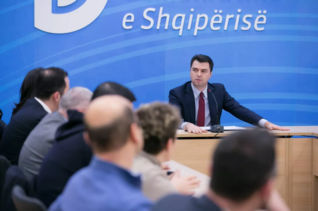 Audio/Lulëzim Basha brenda mbledhjes së kryesisë së PD-së