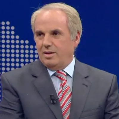 Marrëzia e bashkëqeverisjes me popullin!