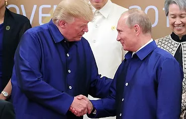 Shtrëngim duarsh në samitin e APEC në VIetnam