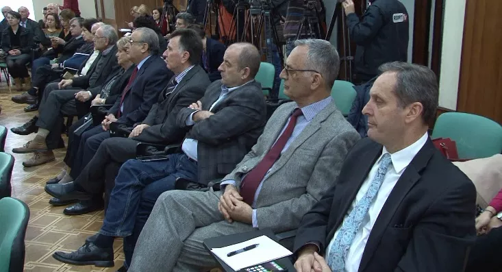 Shkrirja e Akademisë, propozohet bashkëqeverisje me shkencëtarët (Video)