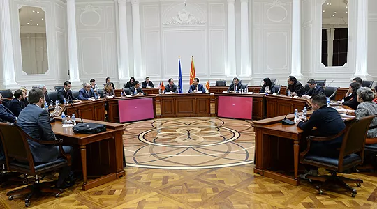 Zaev pret në takim përfaqësues të Dhomës Amerikane të Tregëtisë në Shqipëri
