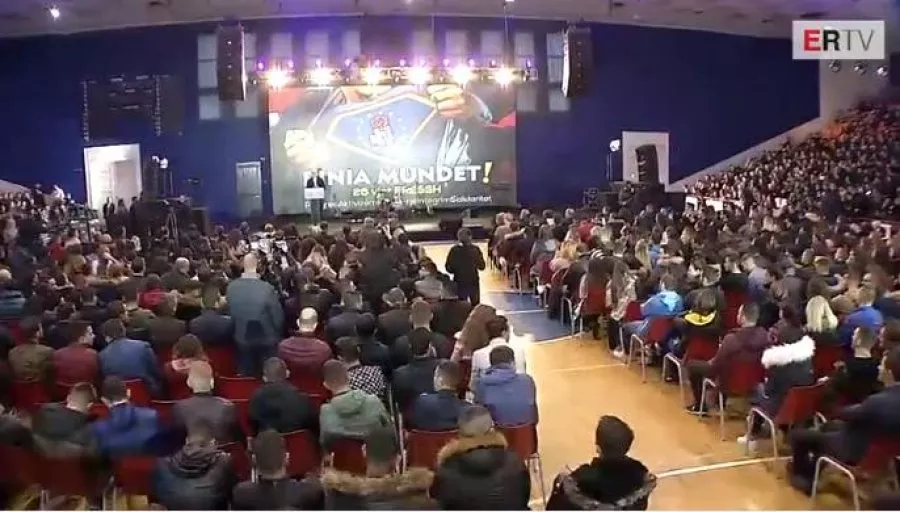 Një spektakël politik i rremë që duhet refuzuar