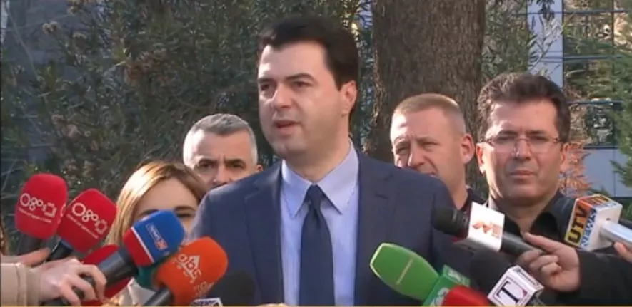 Pas spektaklit të Lulzim Bashës