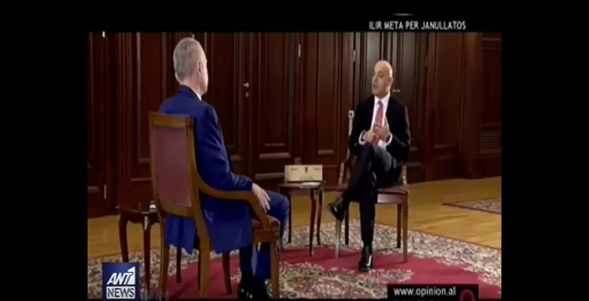 Filogreku Meta dhe gazetari VIP që bëhet lajm për pyetjet që bën (Video)
